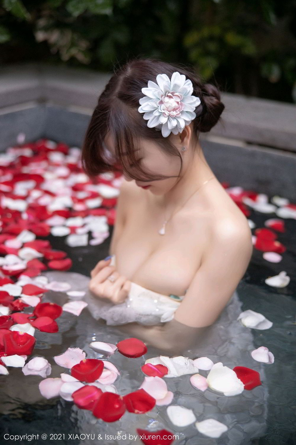 《语画界 杨晨晨 制服写真 VOL.528》第17张,模特杨晨晨,语画界,制服主题,全套53张