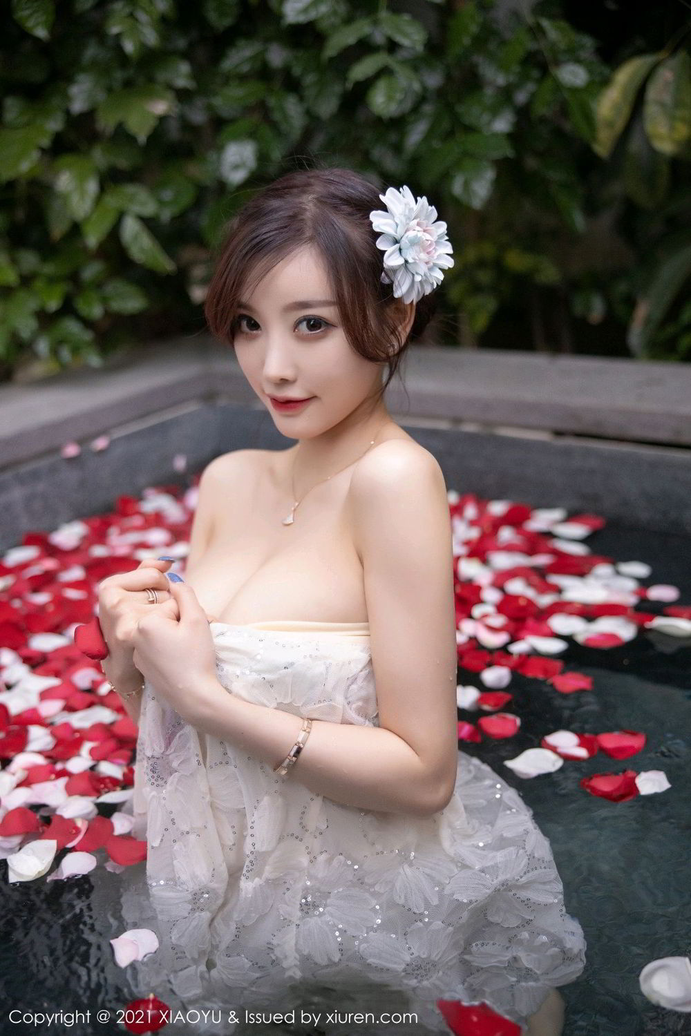 《语画界 杨晨晨 制服写真 VOL.528》第21张,模特杨晨晨,语画界,制服主题,全套53张