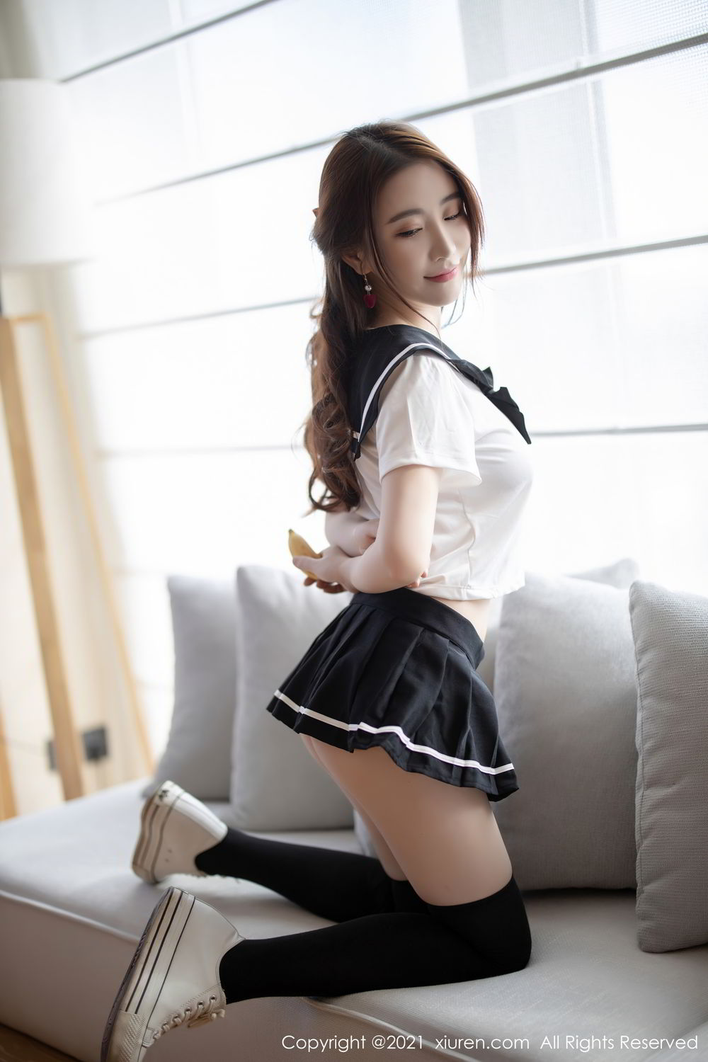 《秀人网 谢芷馨(Sindy) 制服写真 VOL.3268》第28张,模特谢芷馨(Sindy),秀人网,制服主题,全套62张