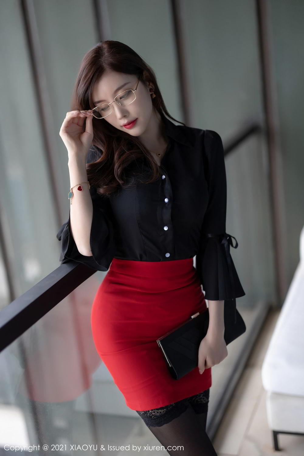 《语画界 杨晨晨 制服写真 VOL.523》第2张,模特杨晨晨,语画界,制服主题,全套83张