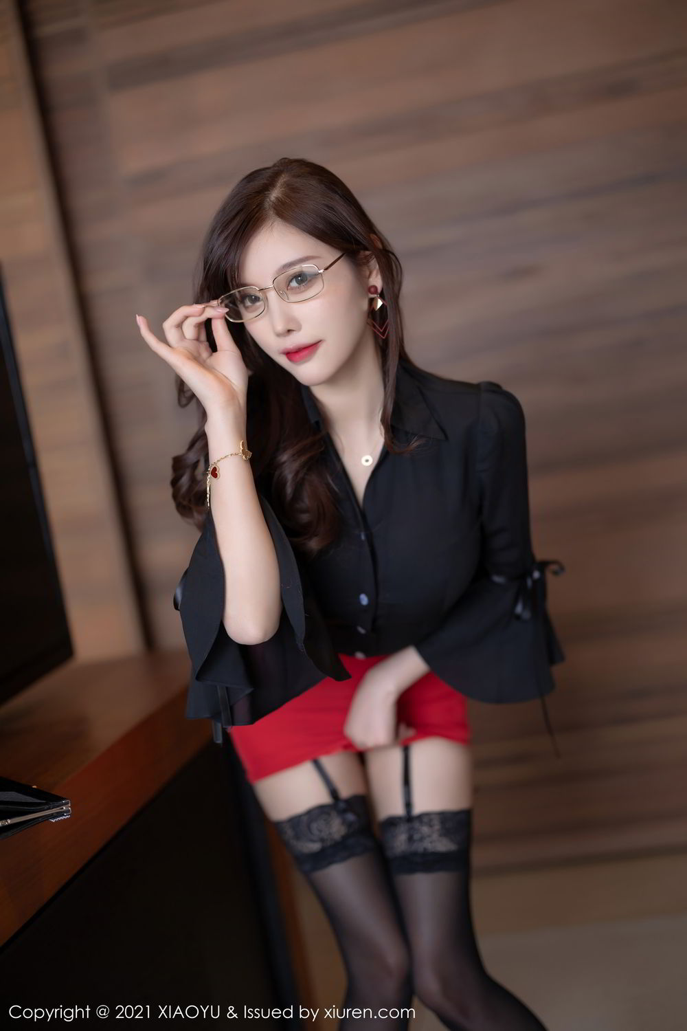 《语画界 杨晨晨 制服写真 VOL.523》第7张,模特杨晨晨,语画界,制服主题,全套83张