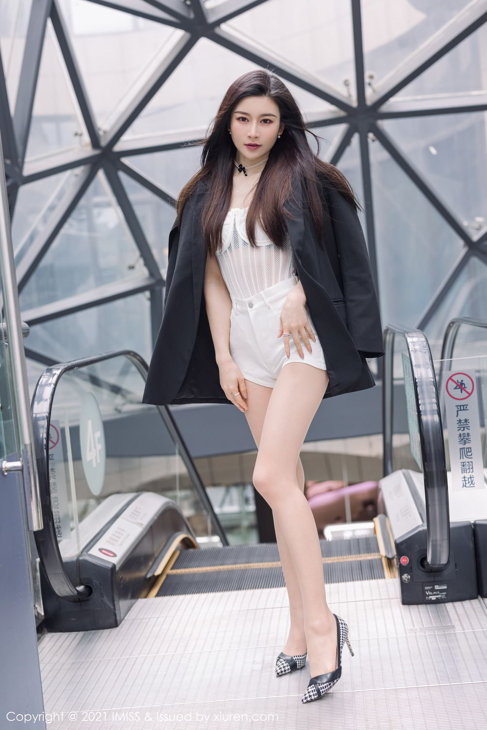 《爱蜜社 Vanessa 制服写真 VOL.569》第8张，模特Vanessa，爱蜜社，制服主题，全套60张