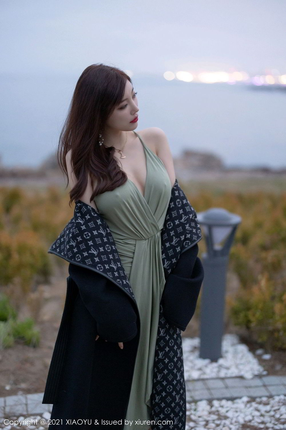《语画界 杨晨晨 制服写真 VOL.538》第35张,模特杨晨晨,语画界,制服主题,全套74张