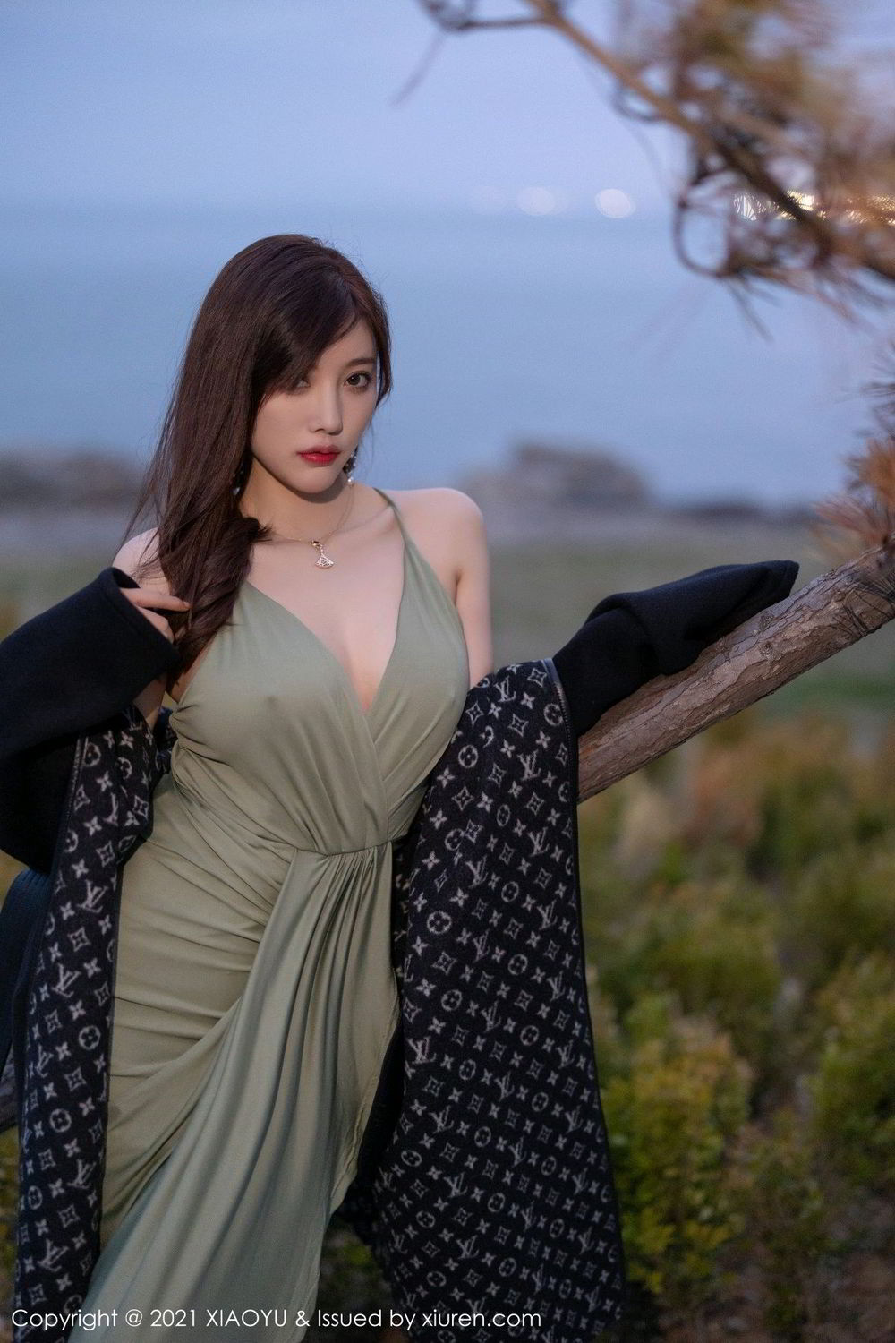 《语画界 杨晨晨 制服写真 VOL.538》第42张，模特杨晨晨，语画界，制服主题，全套74张