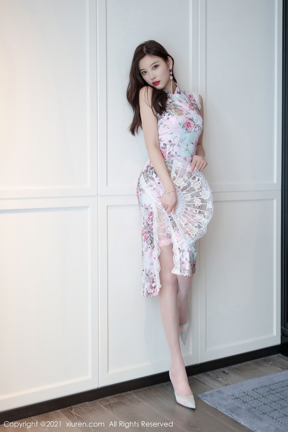 《秀人网 杨晨晨 制服写真 VOL.3461》第1张,模特杨晨晨,秀人网,制服主题,全套83张