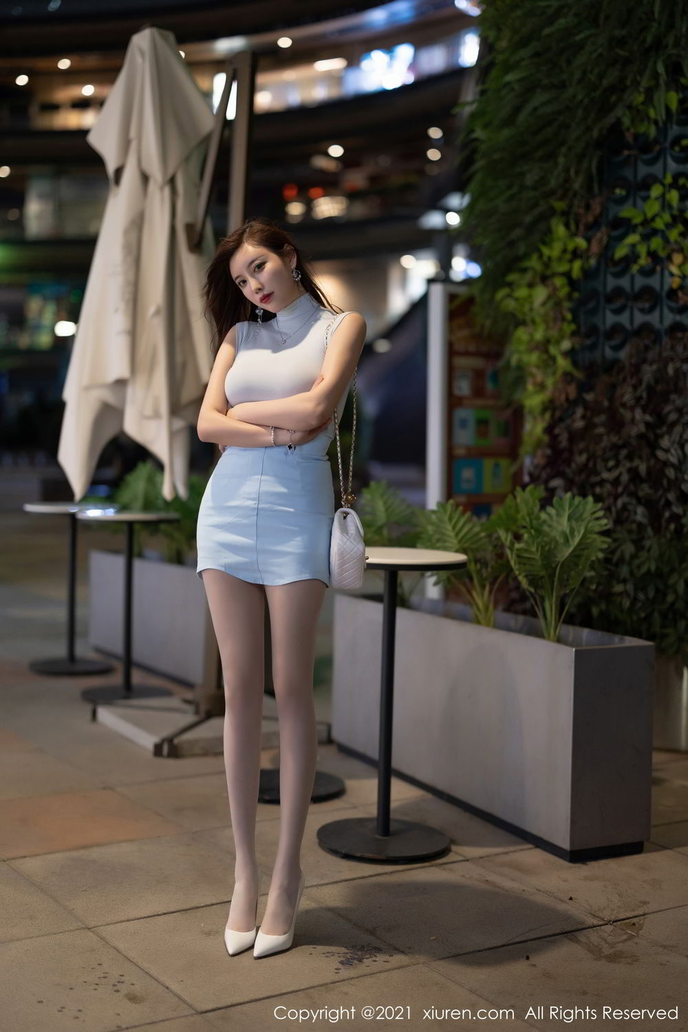 《秀人网 杨晨晨 美腿写真 No.3520》第1张,模特杨晨晨,秀人网,美腿主题,全套90张