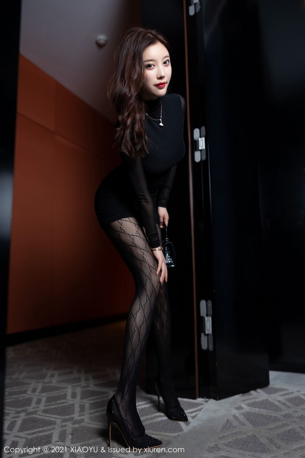 《语画界 杨晨晨 制服写真 VOL.548》第67张,模特杨晨晨,语画界,制服主题,全套70张
