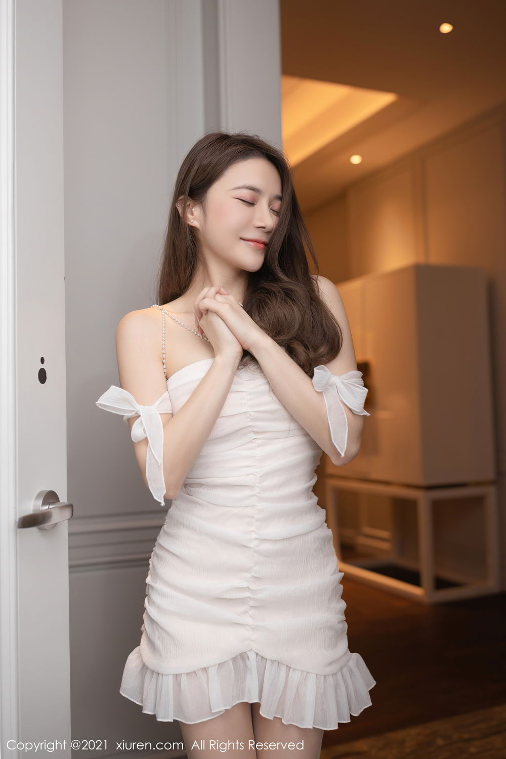 《秀人网 鱼子酱fish(Yu Zi Jiang Fish) 制服写真 VOL.3447》第3张,模特鱼子酱fish(Yu Zi Jiang Fish),秀人网,制服主题,全套52张