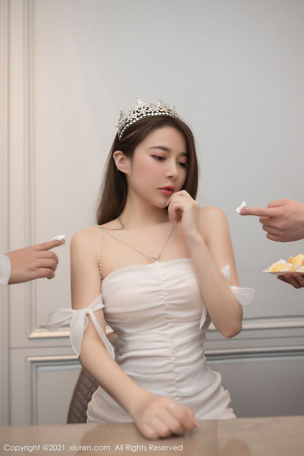 《秀人网 鱼子酱fish(Yu Zi Jiang Fish) 制服写真 VOL.3447》第21张,模特鱼子酱fish(Yu Zi Jiang Fish),秀人网,制服主题,全套52张