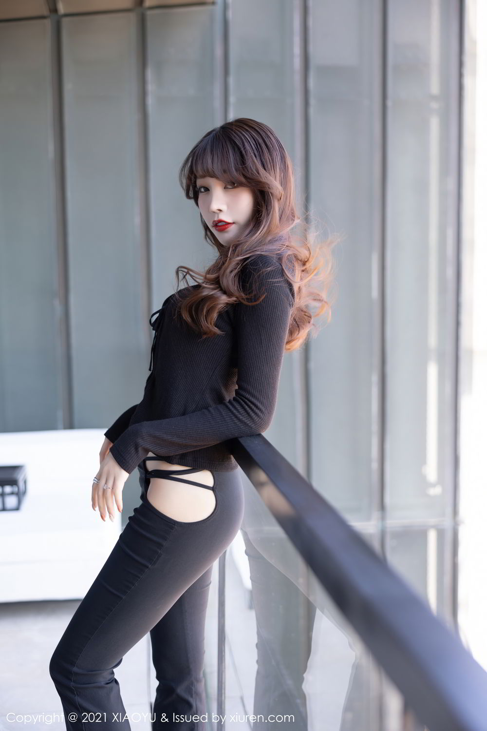 《语画界 芝芝Booty 制服写真 VOL.531》第1张,模特芝芝Booty,语画界,制服主题,全套86张