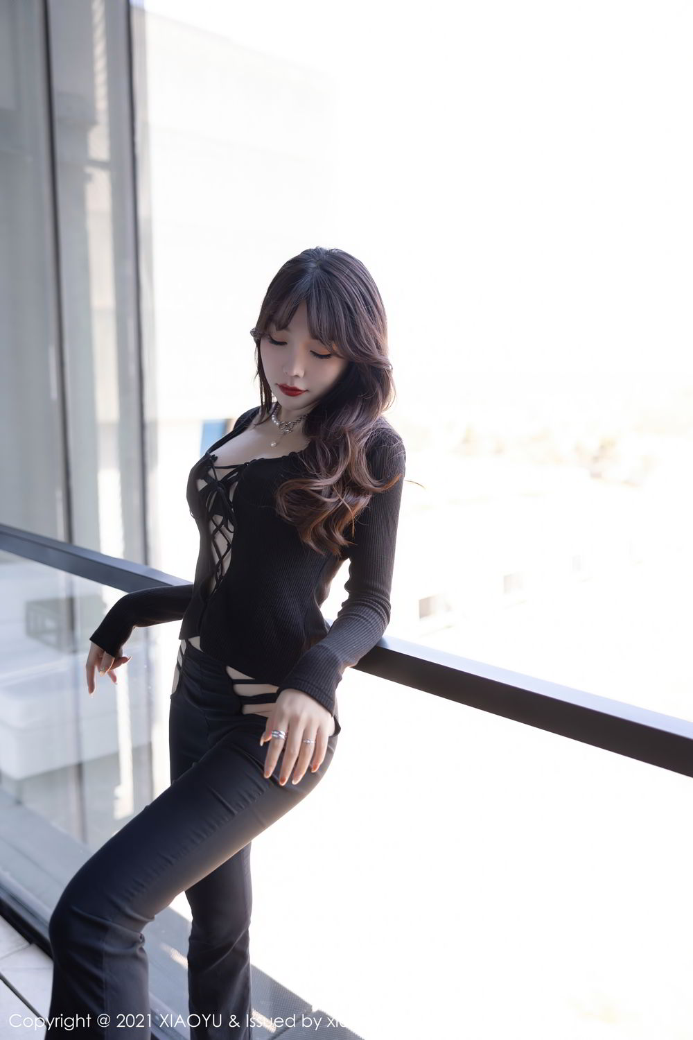 《语画界 芝芝Booty 制服写真 VOL.531》第2张,模特芝芝Booty,语画界,制服主题,全套86张