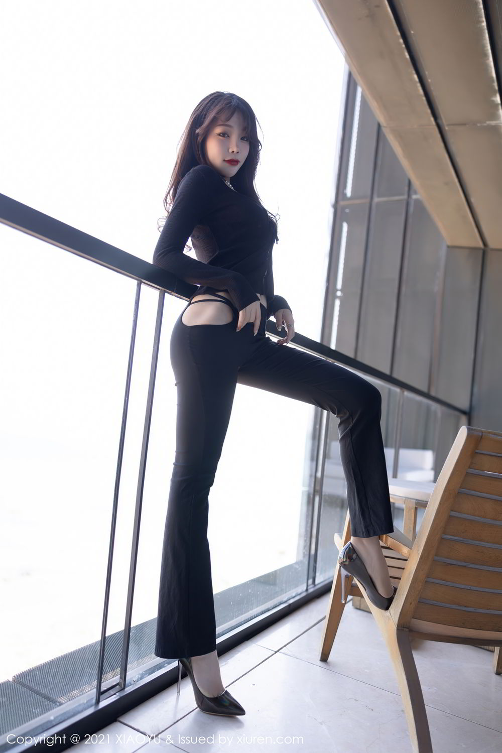 《语画界 芝芝Booty 制服写真 VOL.531》第3张，模特芝芝Booty，语画界，制服主题，全套86张