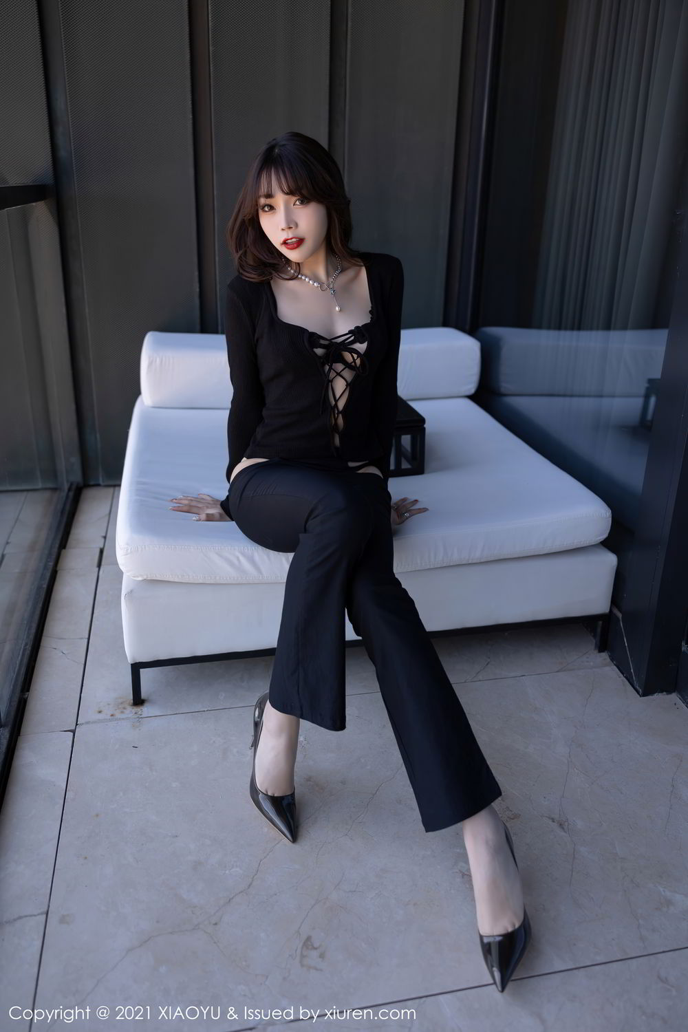 《语画界 芝芝Booty 制服写真 VOL.531》第11张,模特芝芝Booty,语画界,制服主题,全套86张