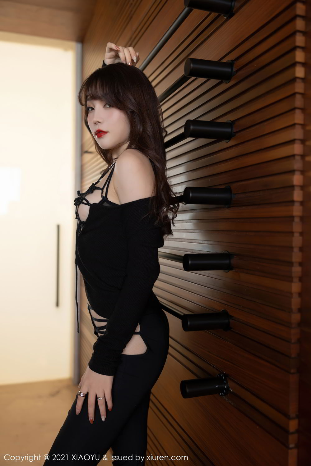《语画界 芝芝Booty 制服写真 VOL.531》第19张，模特芝芝Booty，语画界，制服主题，全套86张