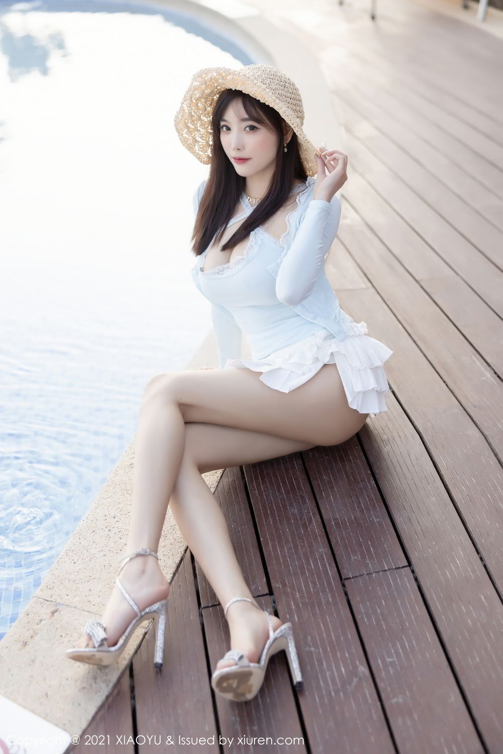 《语画界 杨晨晨 制服写真 VOL.562》第24张,模特杨晨晨,语画界,制服主题,全套99张