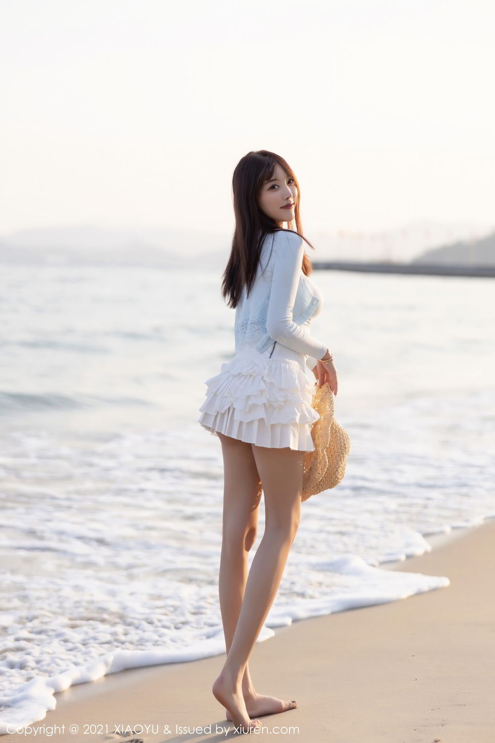 《语画界 杨晨晨 制服写真 VOL.562》第52张,模特杨晨晨,语画界,制服主题,全套99张