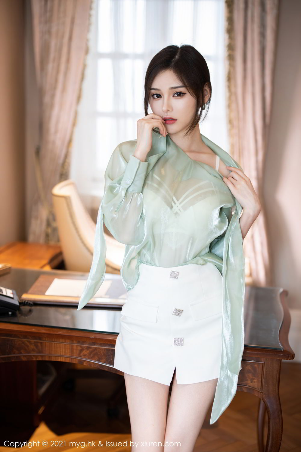 《MyGirl 小夕juju(Xiao Xi Ju Ju) 制服写真 VOL.535》第13张，模特小夕juju(Xiao Xi Ju Ju)，mygirl，制服主题，全套69张
