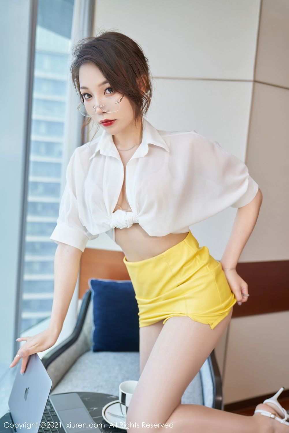 《芝芝Booty 制服写真》第24张，模特芝芝Booty，制服主题，全套55张