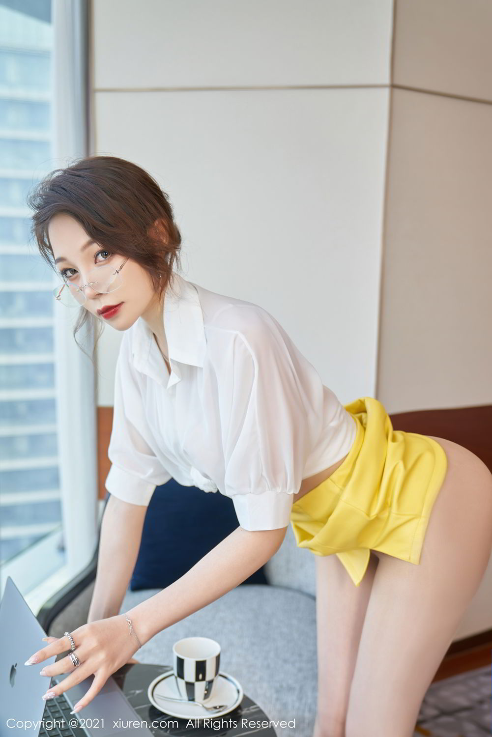 《芝芝Booty 制服写真》第27张，模特芝芝Booty，制服主题，全套55张