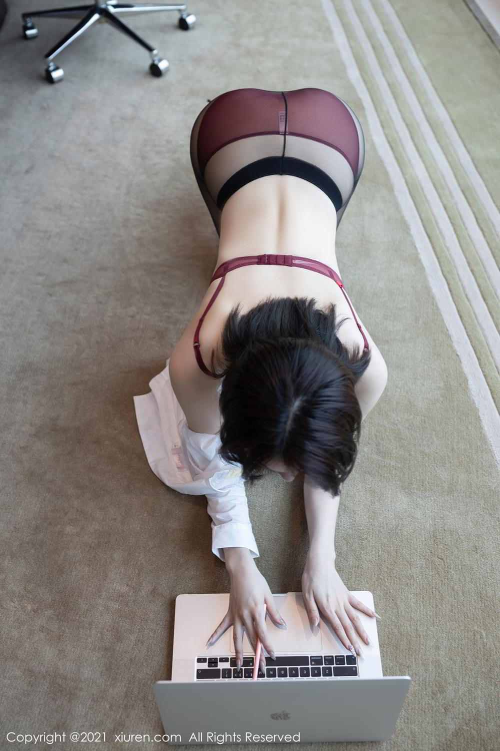《安然Maleah(An Ran Maleah) 黑丝写真》第51张，模特安然Maleah(An Ran Maleah)，黑丝主题，全套85张