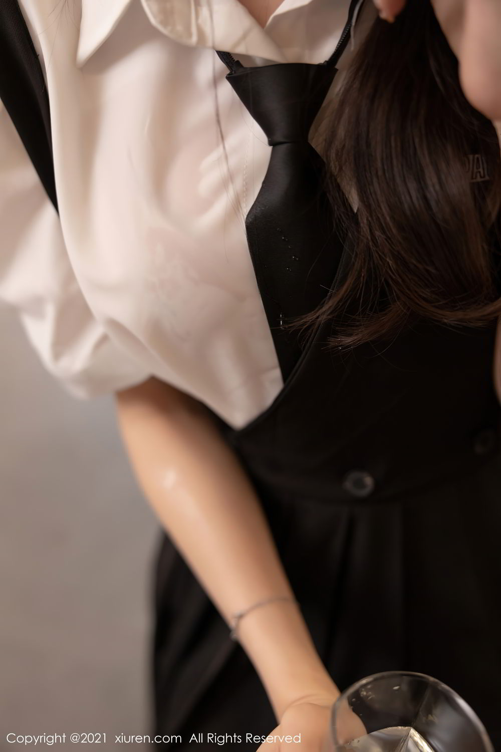 《芝芝Booty 制服写真》第16张，模特芝芝Booty，制服主题，全套100张
