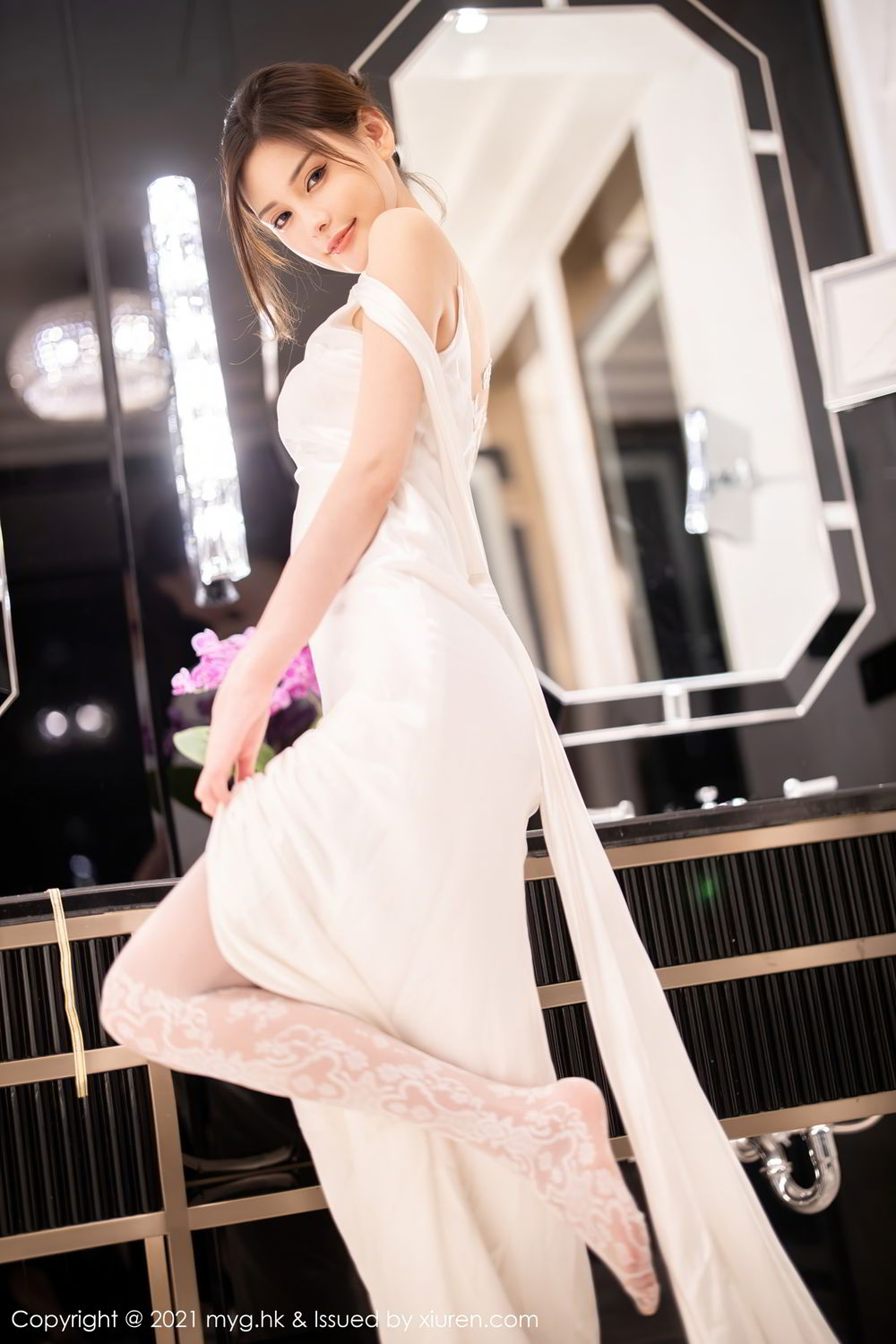 《秀人网 小夕juju(Xiao Xi Ju Ju)、李梓熙(zixibaby) 婚纱写真》第39张，模特小夕juju(Xiao Xi Ju Ju)、李梓熙(zixibaby)，秀人网，婚纱主题，全套83张