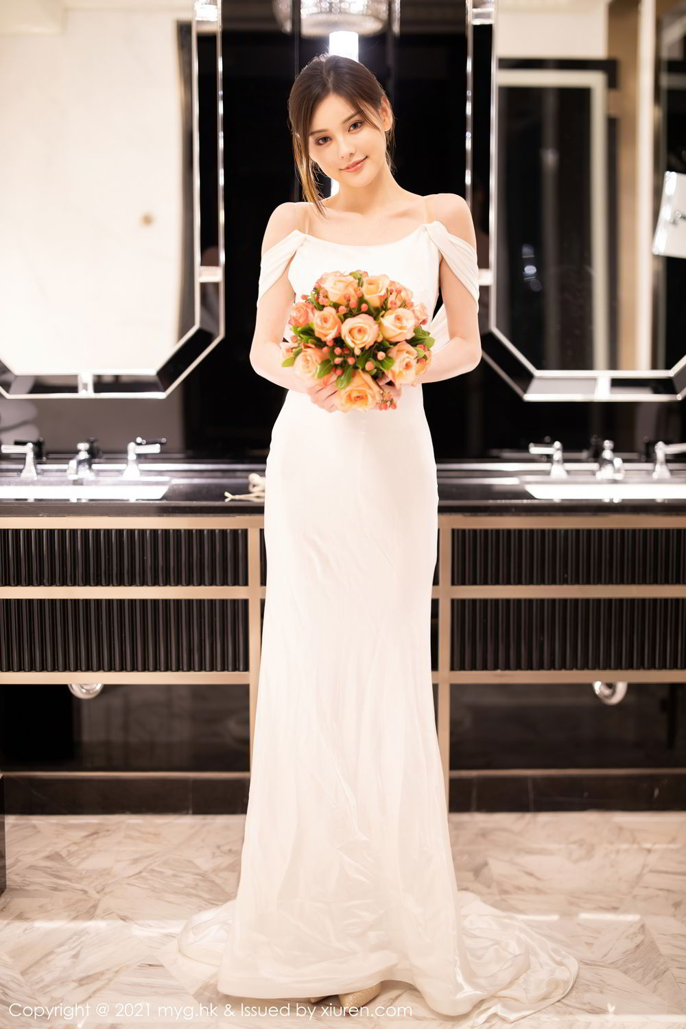 《秀人网 小夕juju(Xiao Xi Ju Ju)、李梓熙(zixibaby) 婚纱写真》第57张，模特小夕juju(Xiao Xi Ju Ju)、李梓熙(zixibaby)，秀人网，婚纱主题，全套83张