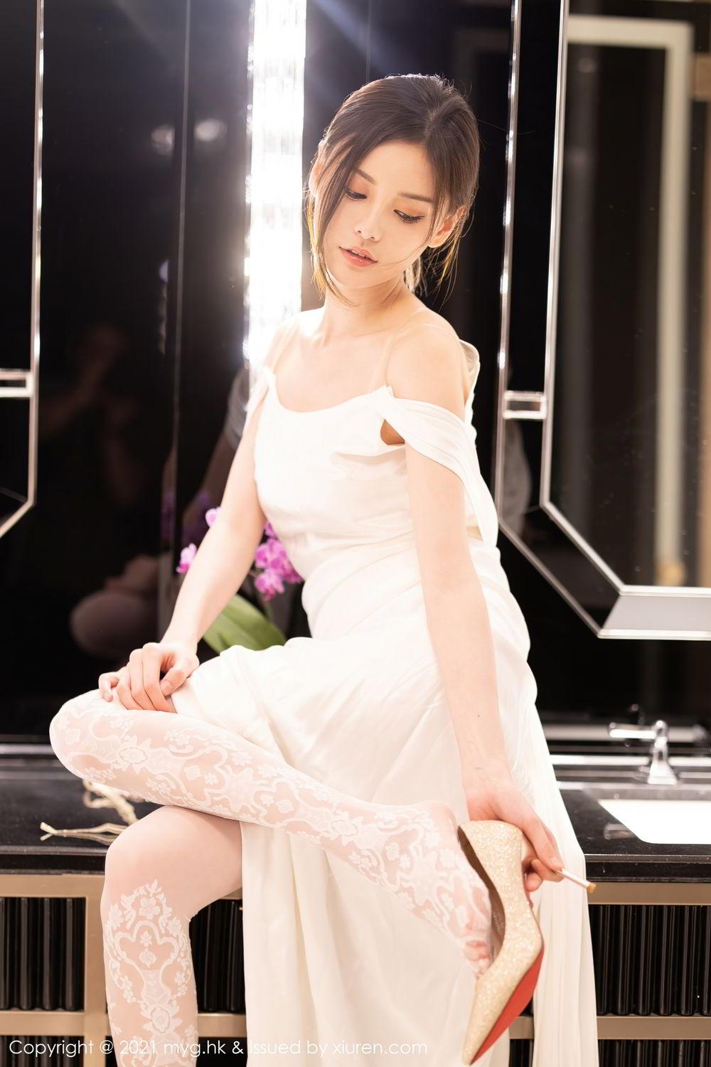 《秀人网 小夕juju(Xiao Xi Ju Ju)、李梓熙(zixibaby) 婚纱写真》第60张,模特小夕juju(Xiao Xi Ju Ju)、李梓熙(zixibaby),秀人网,婚纱主题,全套83张