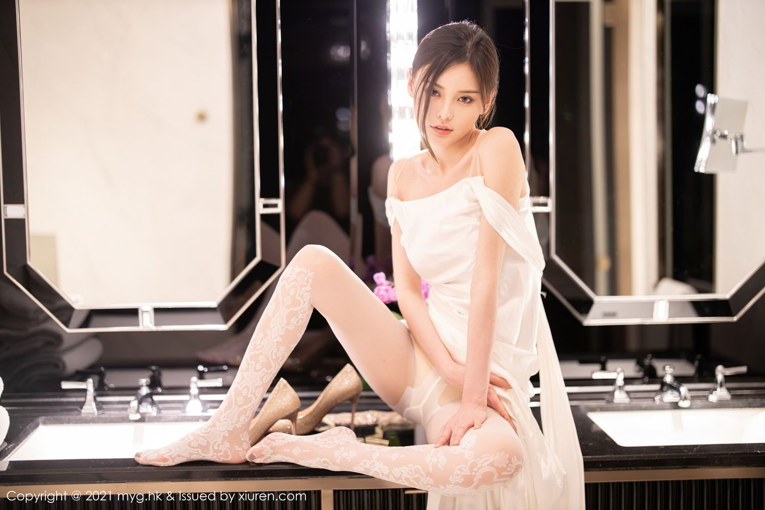 《秀人网 小夕juju(Xiao Xi Ju Ju)、李梓熙(zixibaby) 婚纱写真》第68张,模特小夕juju(Xiao Xi Ju Ju)、李梓熙(zixibaby),秀人网,婚纱主题,全套83张