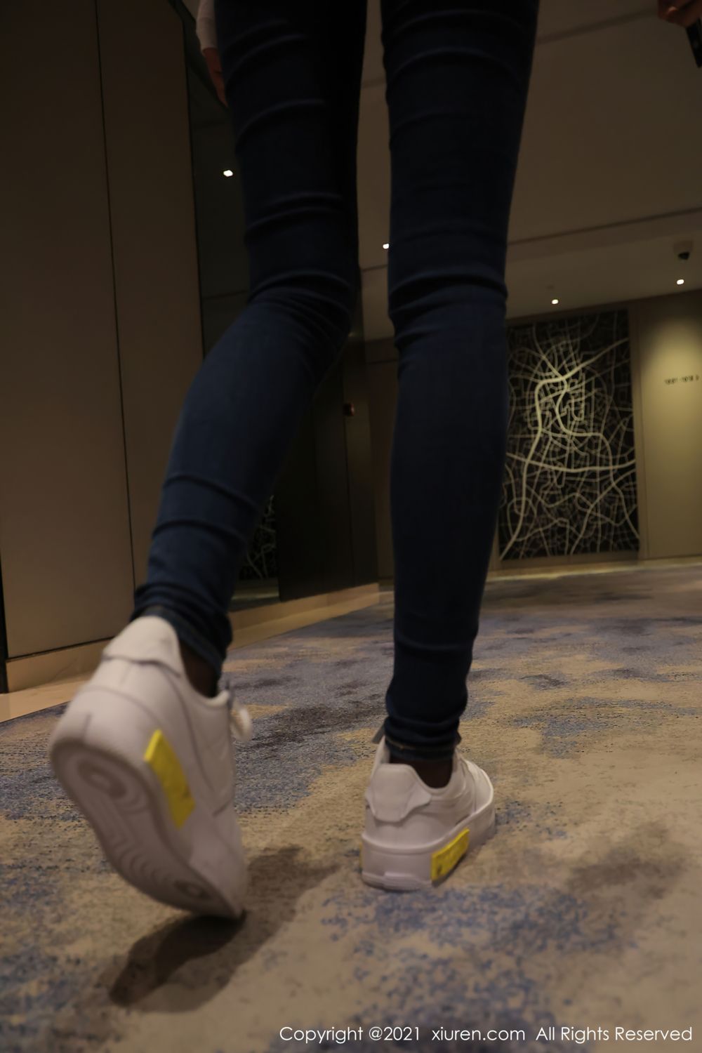《蓝莓FY 黑丝写真》第8张，模特蓝莓FY，黑丝主题，全套83张