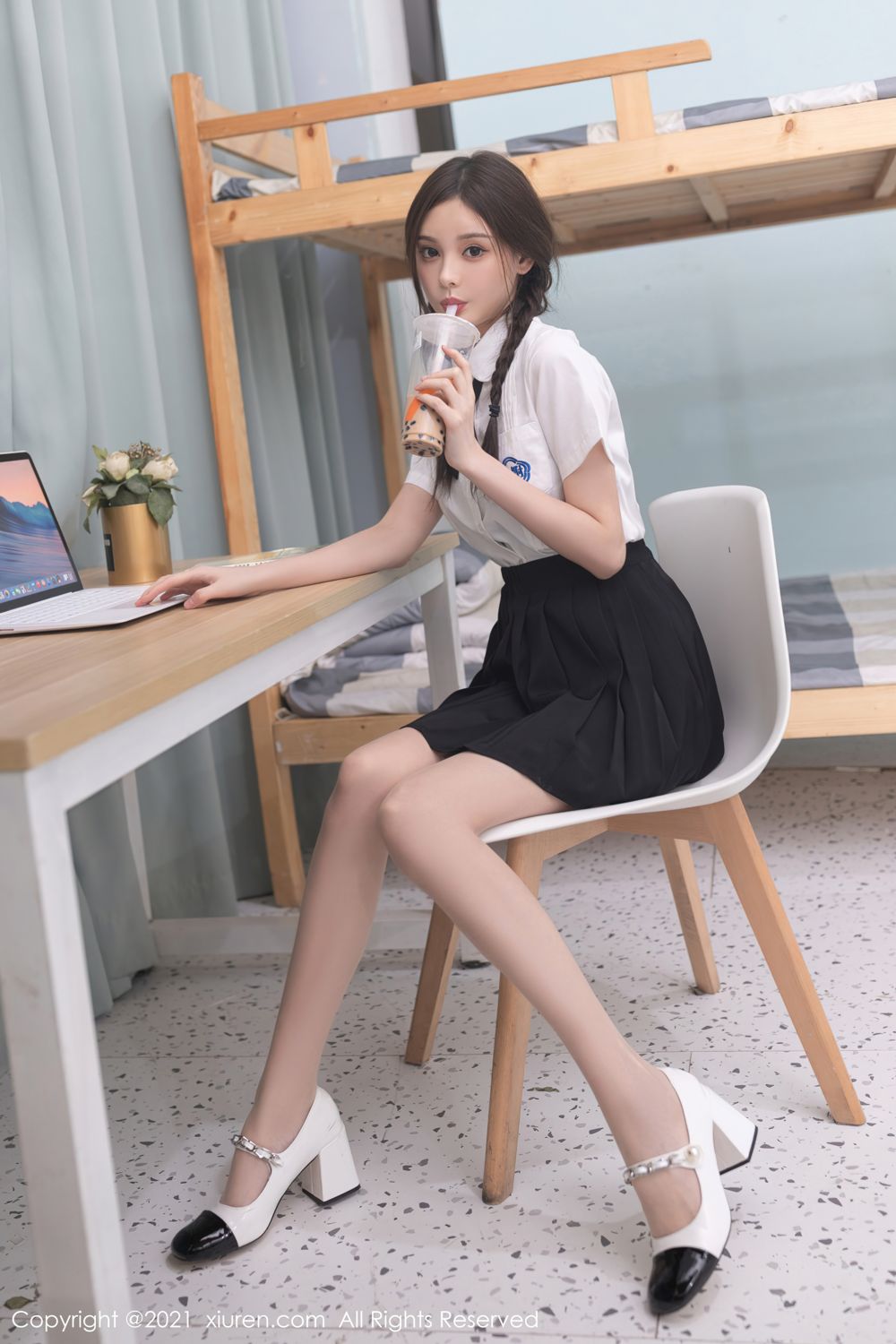 《小夕juju(Xiao Xi Ju Ju) 制服写真》第15张,模特小夕juju(Xiao Xi Ju Ju),制服主题,全套82张