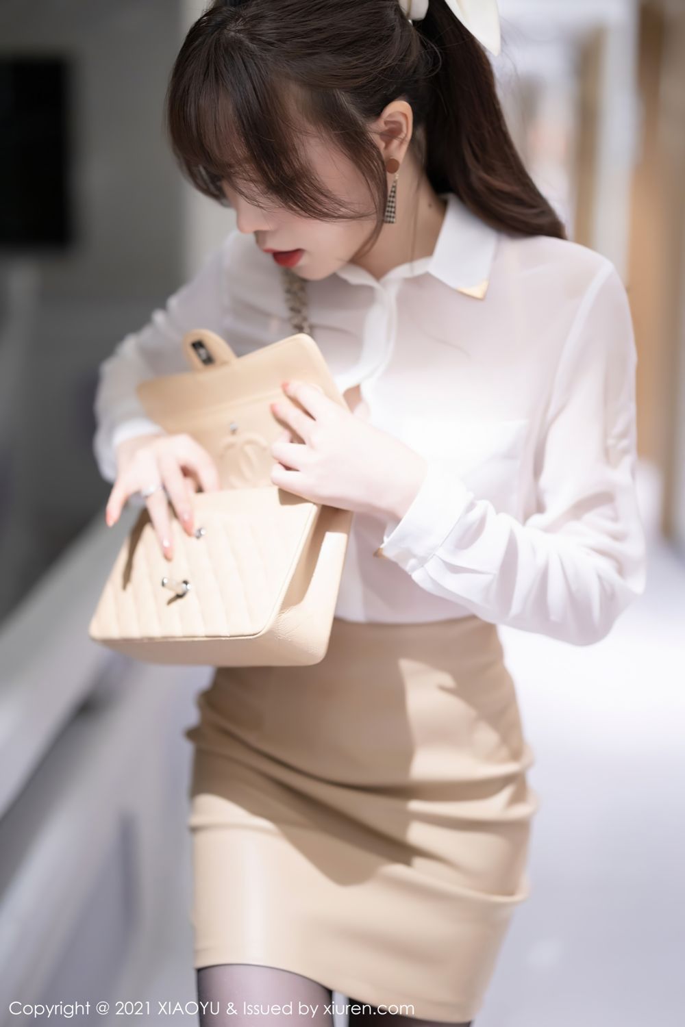 《语画界 芝芝Booty 制服写真 VOL.625》第3张,模特芝芝Booty,语画界,制服主题,全套95张
