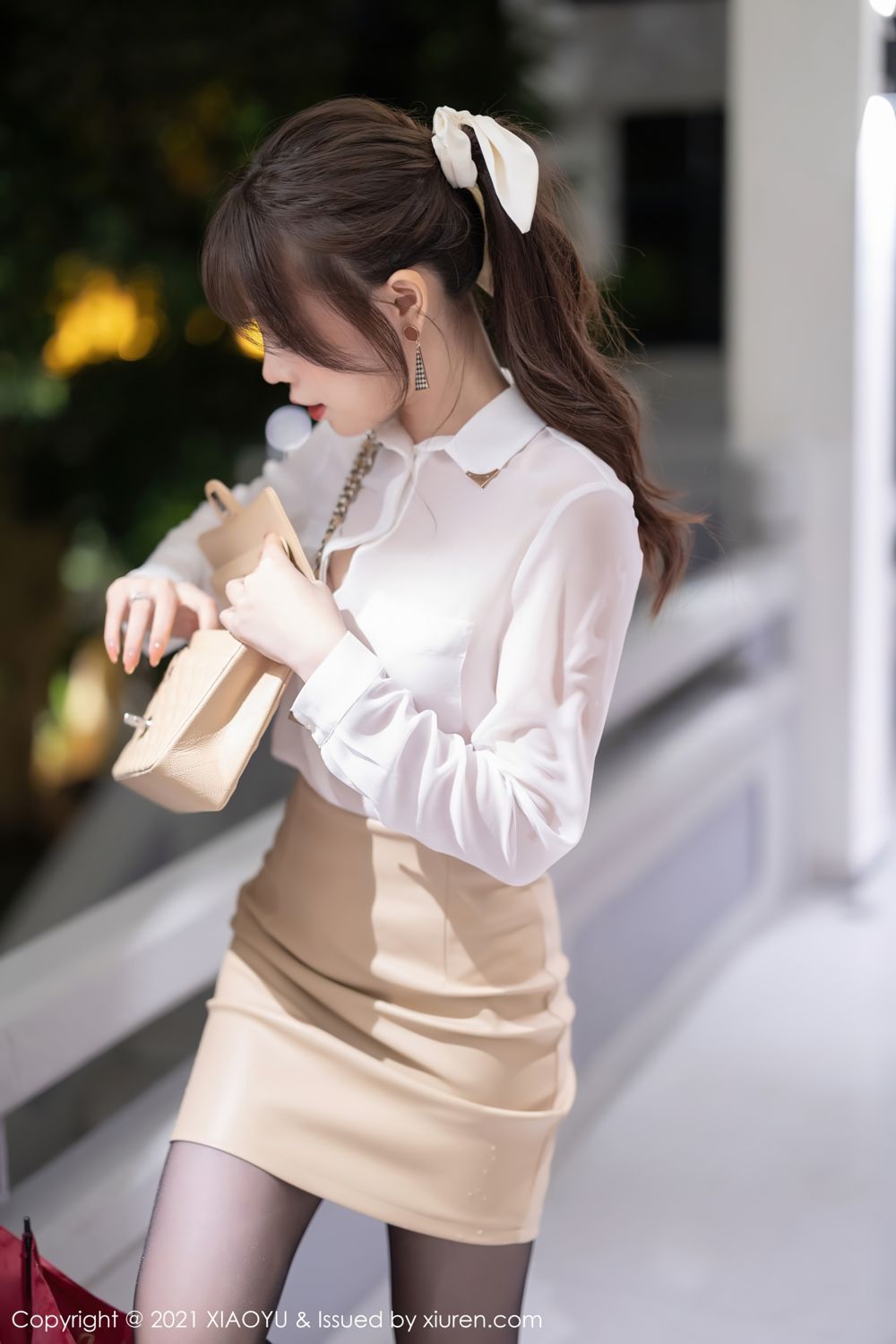 《语画界 芝芝Booty 制服写真 VOL.625》第5张,模特芝芝Booty,语画界,制服主题,全套95张