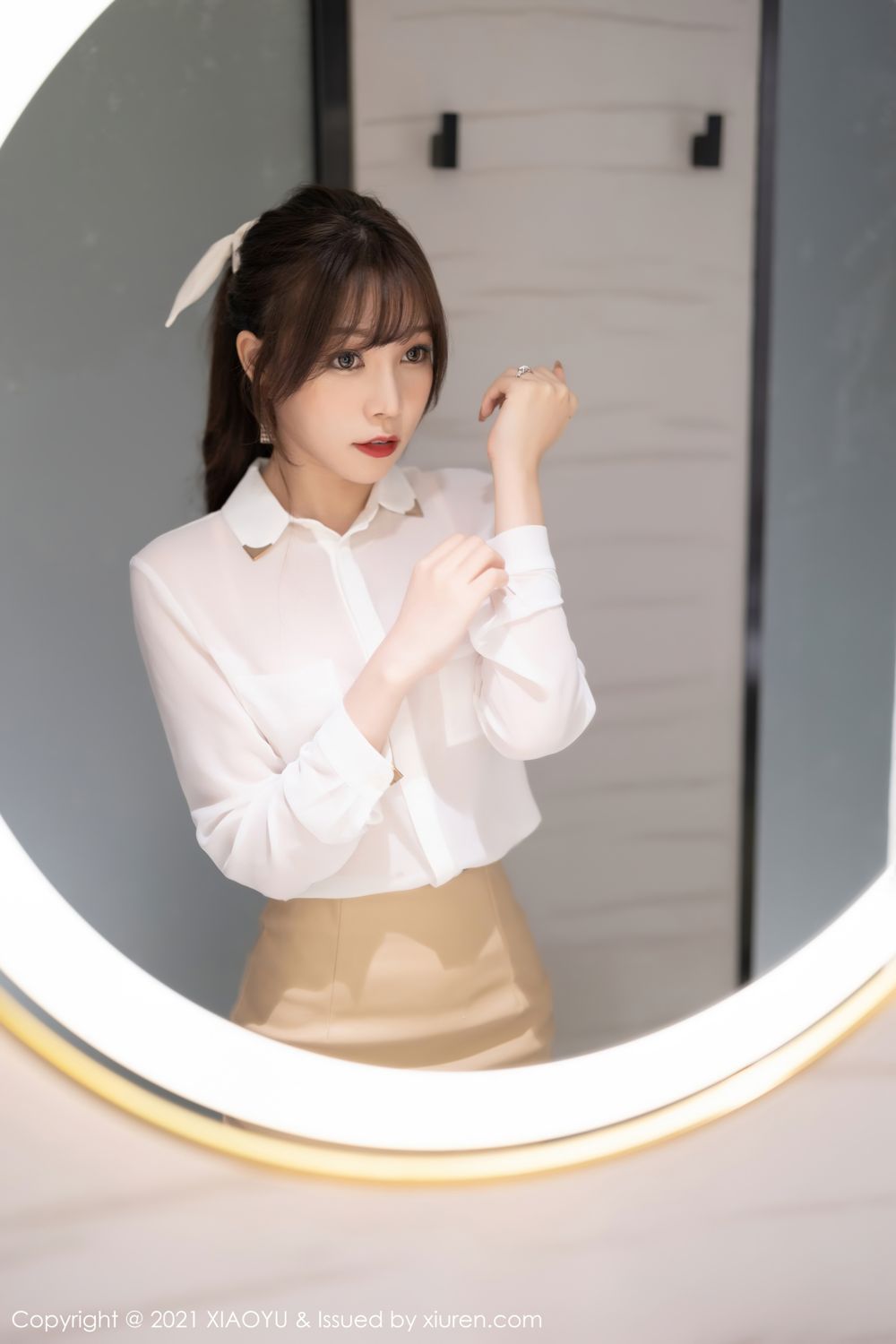 《语画界 芝芝Booty 制服写真 VOL.625》第19张，模特芝芝Booty，语画界，制服主题，全套95张