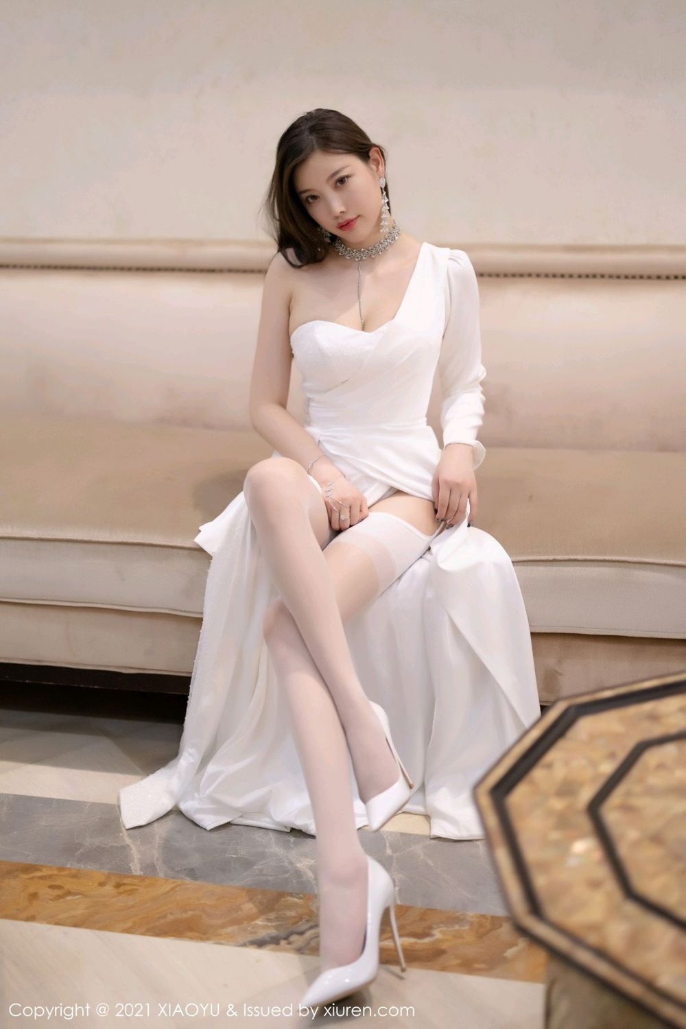 《语画界 杨晨晨 制服写真 VOL.663》第24张,模特杨晨晨,语画界,制服主题,全套100张