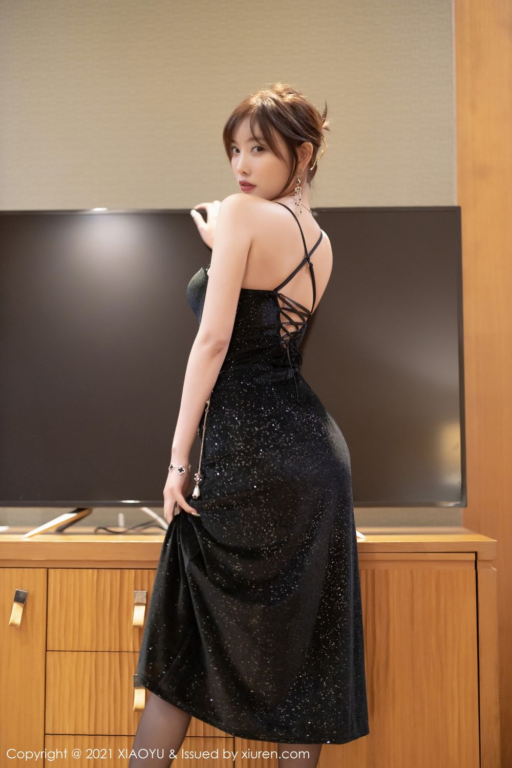 《语画界 杨晨晨 制服写真 VOL.660》第10张，模特杨晨晨，语画界，制服主题，全套66张