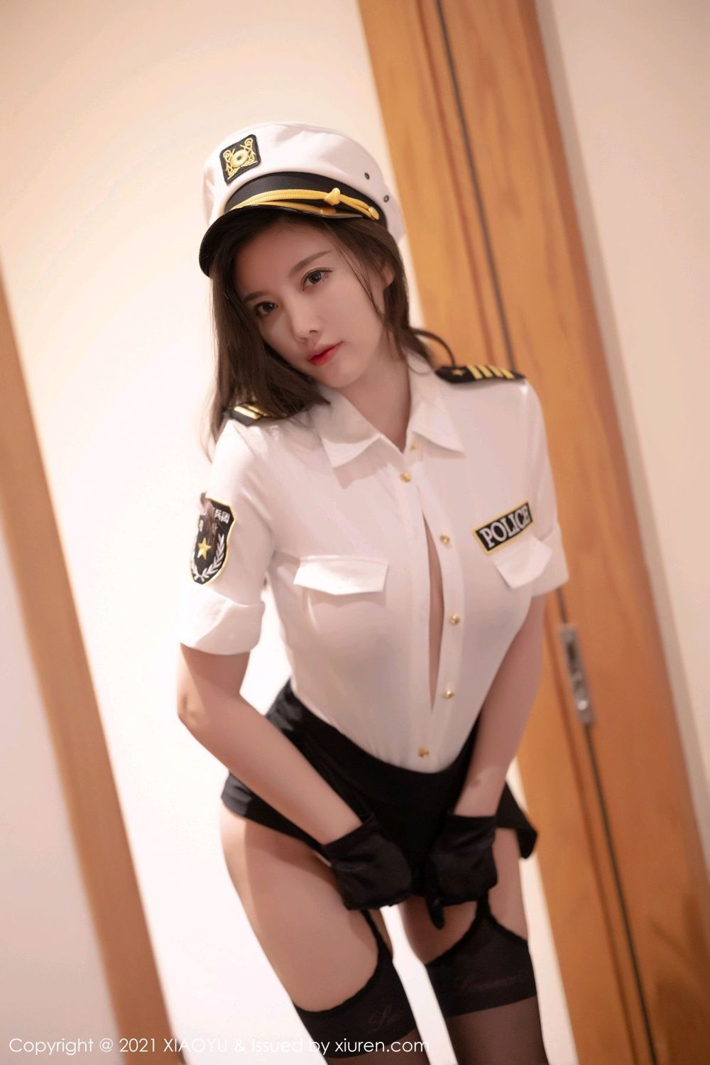 《语画界 杨晨晨 制服写真 VOL.673》第45张,模特杨晨晨,语画界,制服主题,全套94张