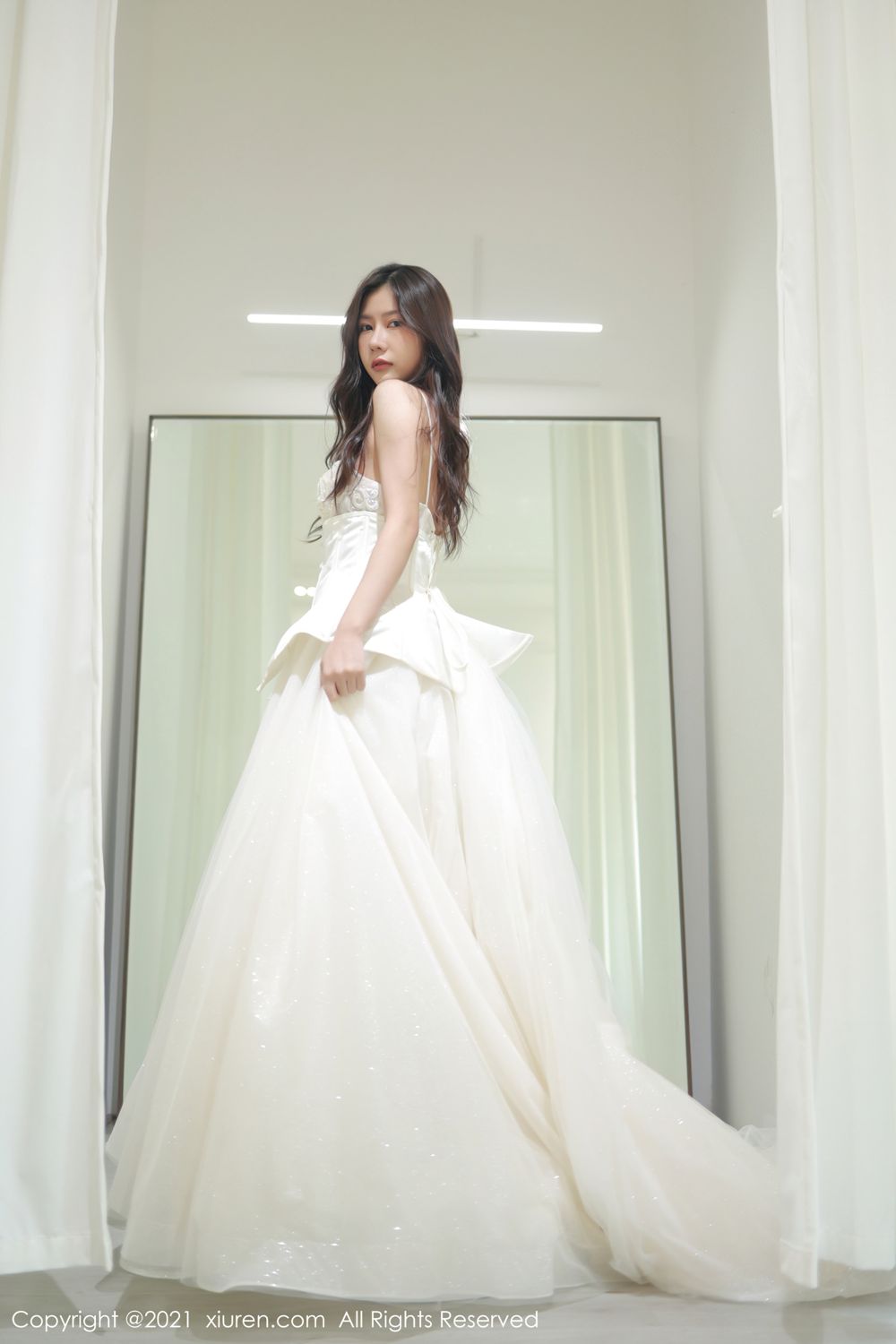 《秀人网 尹甜甜(Yi Tian Tian) 婚纱写真 No.4170》第1张，模特尹甜甜(Yi Tian Tian)，秀人网，婚纱主题，全套55张