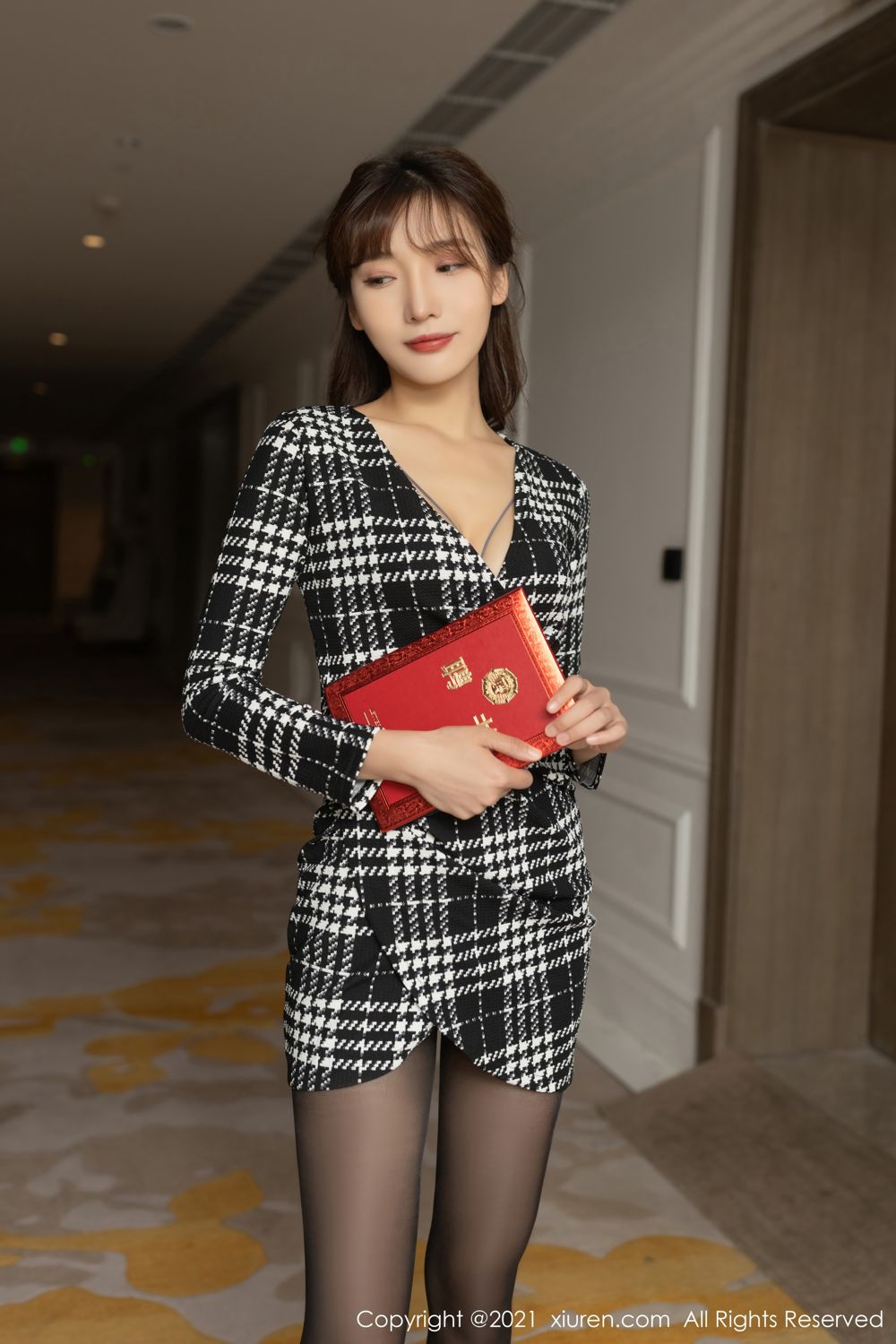 《秀人网 陆萱萱(Lu Xuan Xuan) 黑丝写真 No.4292》第18张,模特陆萱萱(Lu Xuan Xuan),秀人网,黑丝主题,全套88张
