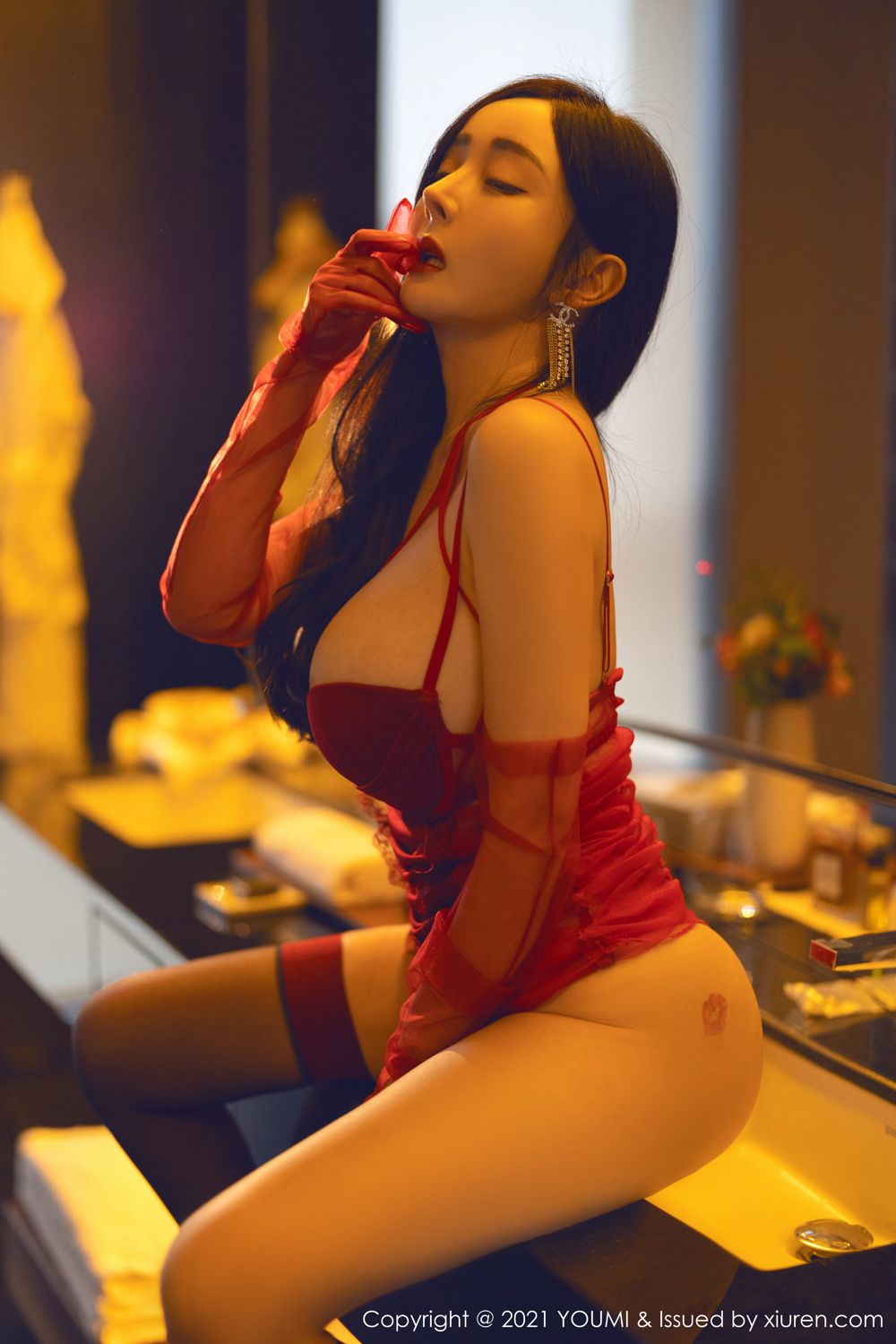 《尤蜜荟 允薾(Yun Er) 制服写真 VOL.711》第39张,模特允薾(Yun Er),尤蜜荟,制服主题,全套70张