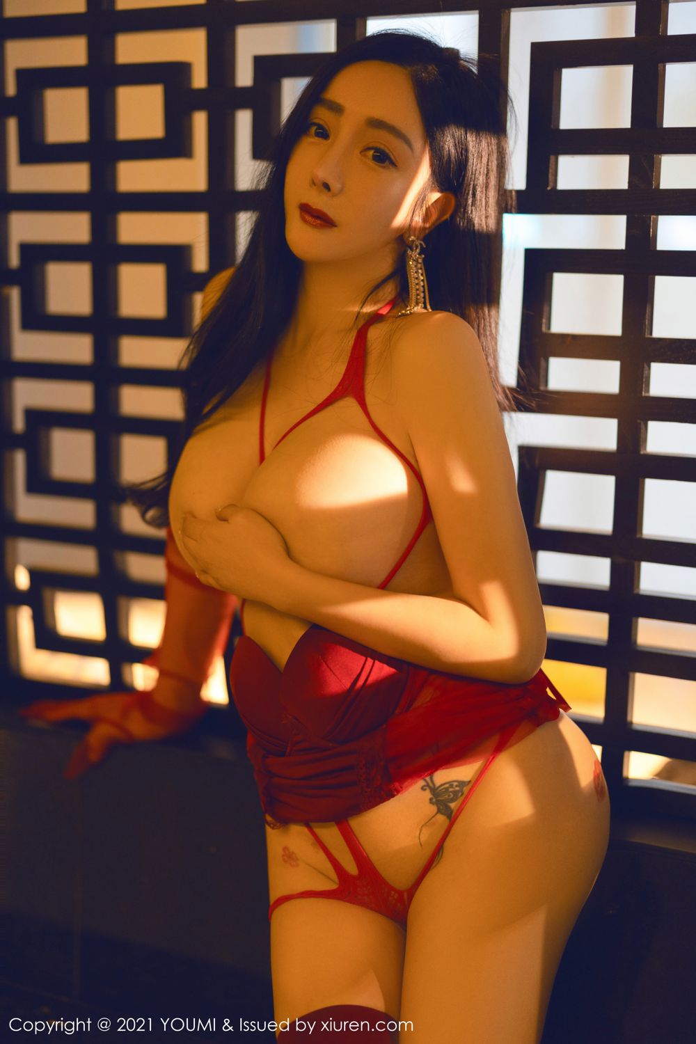 《尤蜜荟 允薾(Yun Er) 制服写真 VOL.711》第59张，模特允薾(Yun Er)，尤蜜荟，制服主题，全套70张