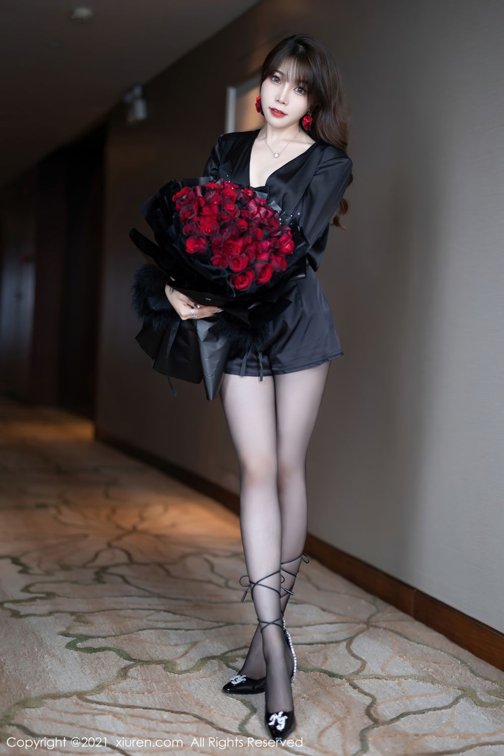 《秀人网 芝芝Booty 黑丝写真 No.4205》第9张,模特芝芝Booty,秀人网,黑丝主题,全套84张
