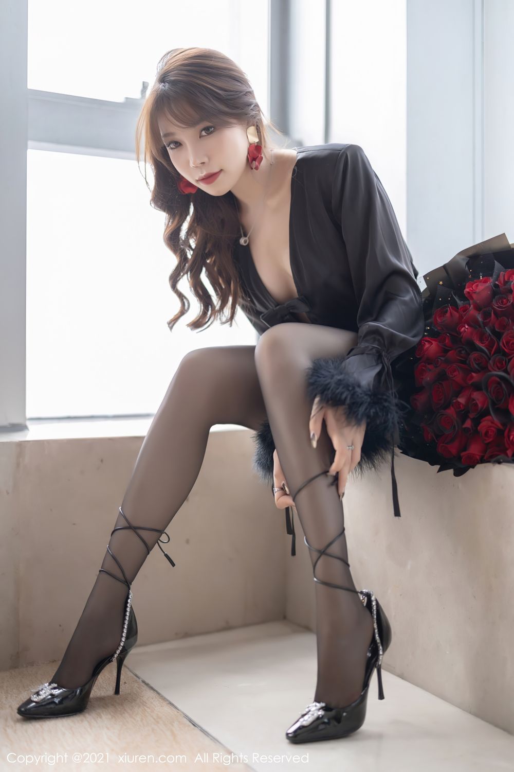 《秀人网 芝芝Booty 黑丝写真 No.4205》第17张,模特芝芝Booty,秀人网,黑丝主题,全套84张