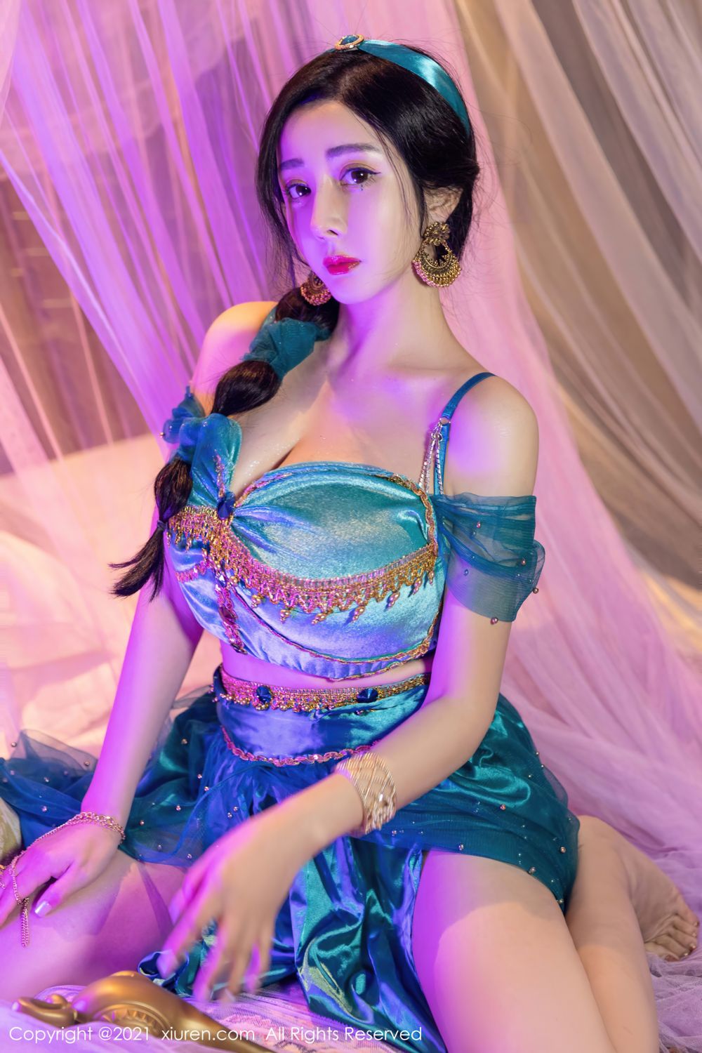 《秀人网 允薾(Yun Er) 波涛胸涌写真 No.4243》第3张,模特允薾(Yun Er),秀人网,波涛胸涌主题,全套62张