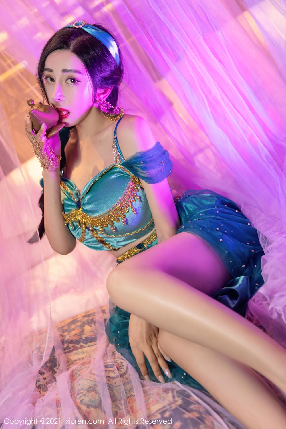 《秀人网 允薾(Yun Er) 波涛胸涌写真 No.4243》第17张,模特允薾(Yun Er),秀人网,波涛胸涌主题,全套62张