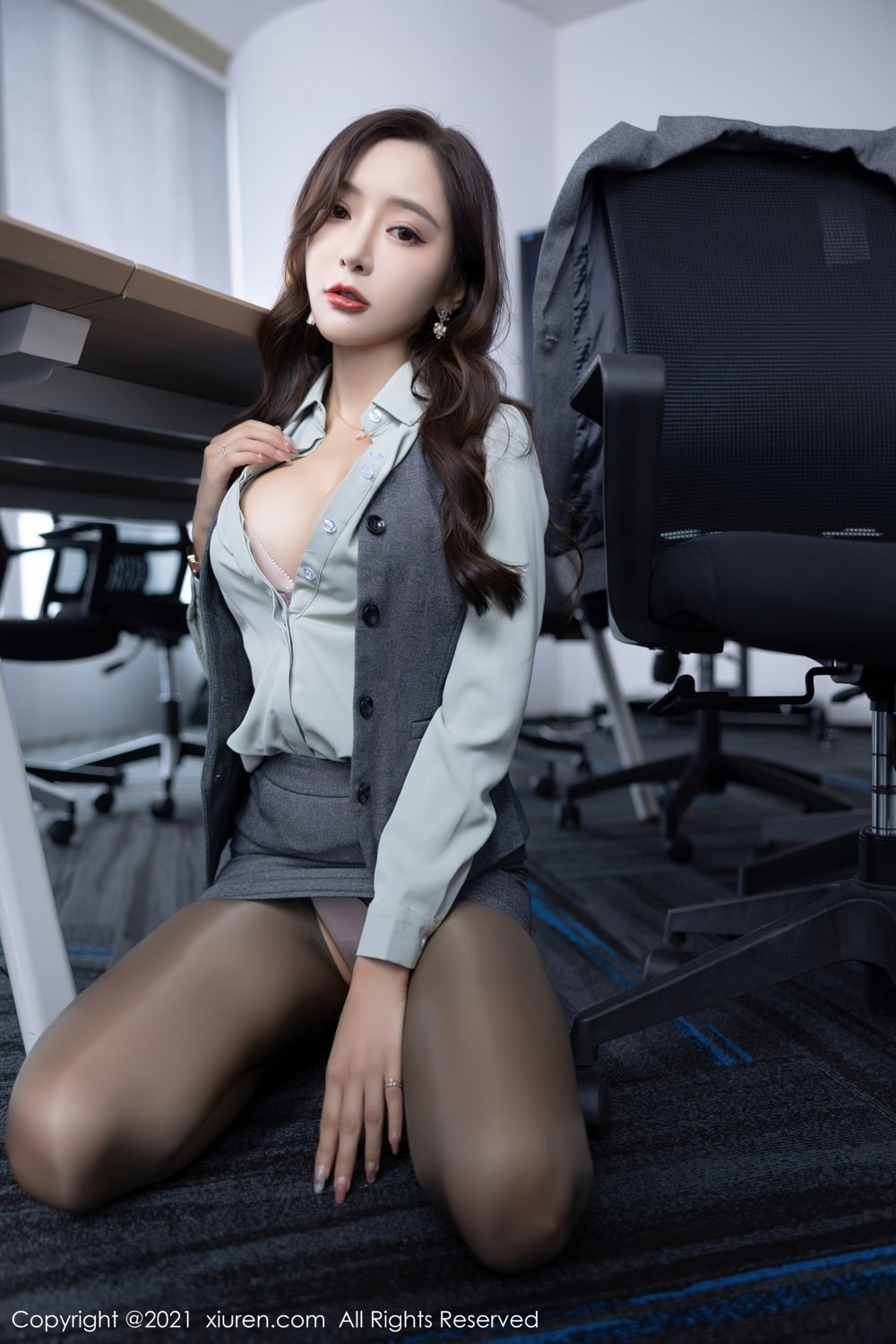 《秀人网 王馨瑶(Yanni) 黑丝写真 No.4251》第39张,模特王馨瑶(Yanni),秀人网,黑丝主题,全套80张