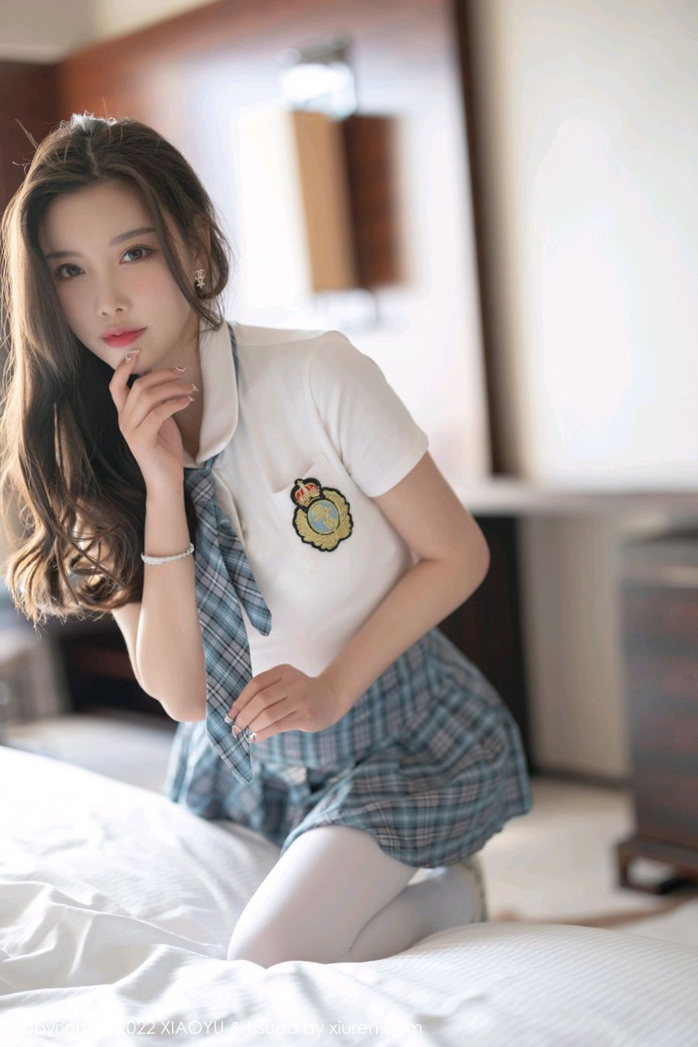 《语画界 杨晨晨 制服写真 VOL.692》第18张，模特杨晨晨，语画界，制服主题，全套100张