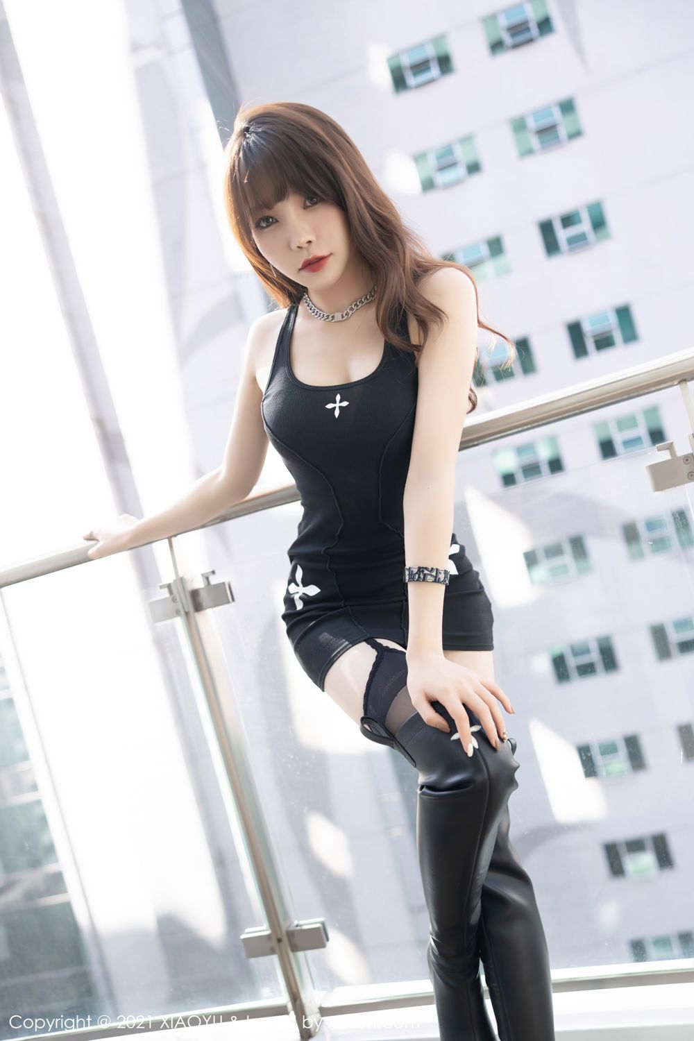 《语画界 芝芝Booty 制服写真 VOL.659》第4张,模特芝芝Booty,语画界,制服主题,全套93张