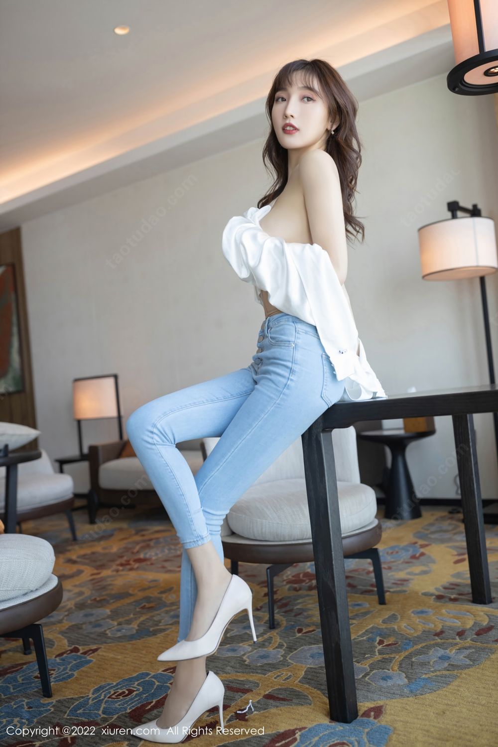 《秀人网 陆萱萱(Lu Xuan Xuan) 性感写真 No.4425》第24张,模特陆萱萱(Lu Xuan Xuan),秀人网,性感主题,全套89张