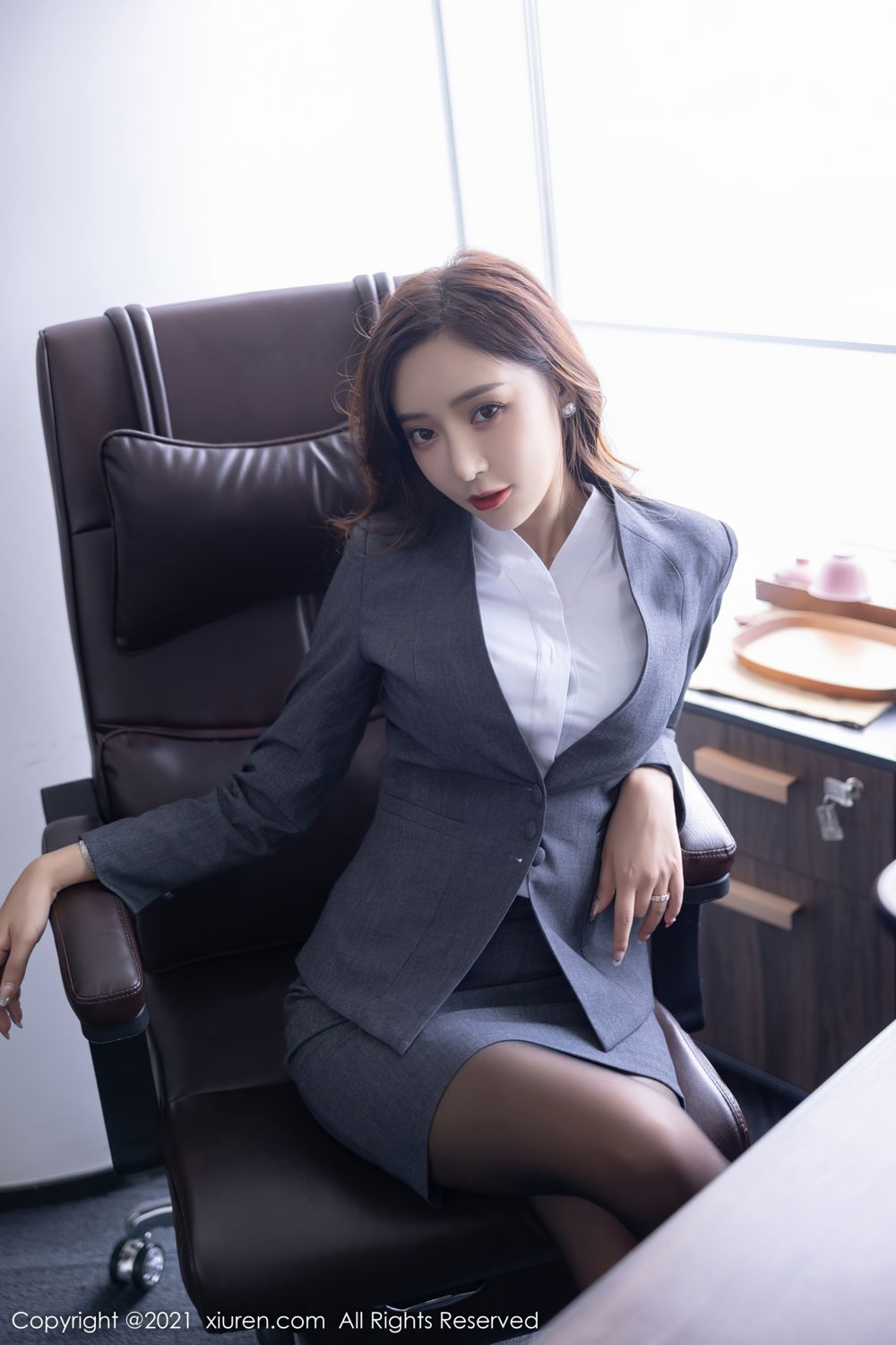 《秀人网 王馨瑶(Yanni) 黑丝写真 No.4304》第18张，模特王馨瑶(Yanni)，秀人网，黑丝主题，全套100张